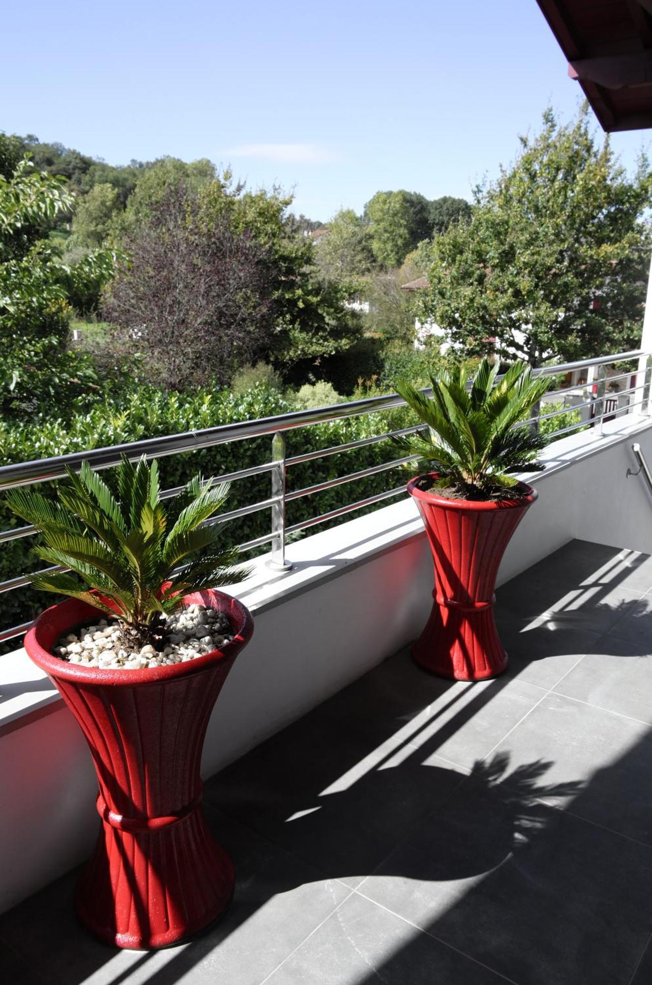 Jara Et Mendia, Maison Eguzki-lore, Saint-jean-pied-de-port, Pays Basque Apartment Saint-Jean-Pied-de-Port